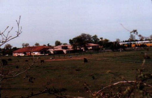 Cliquez sur la photo et accdez  la visite des Ecuries de Langel .